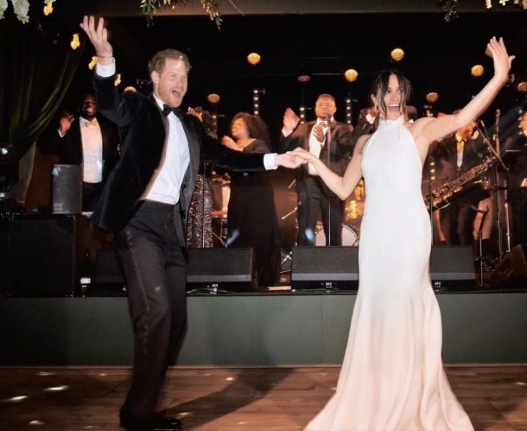 O Harry και η Meghan σε πλάνο από το ντοκιμαντέρ τους στο Netflix