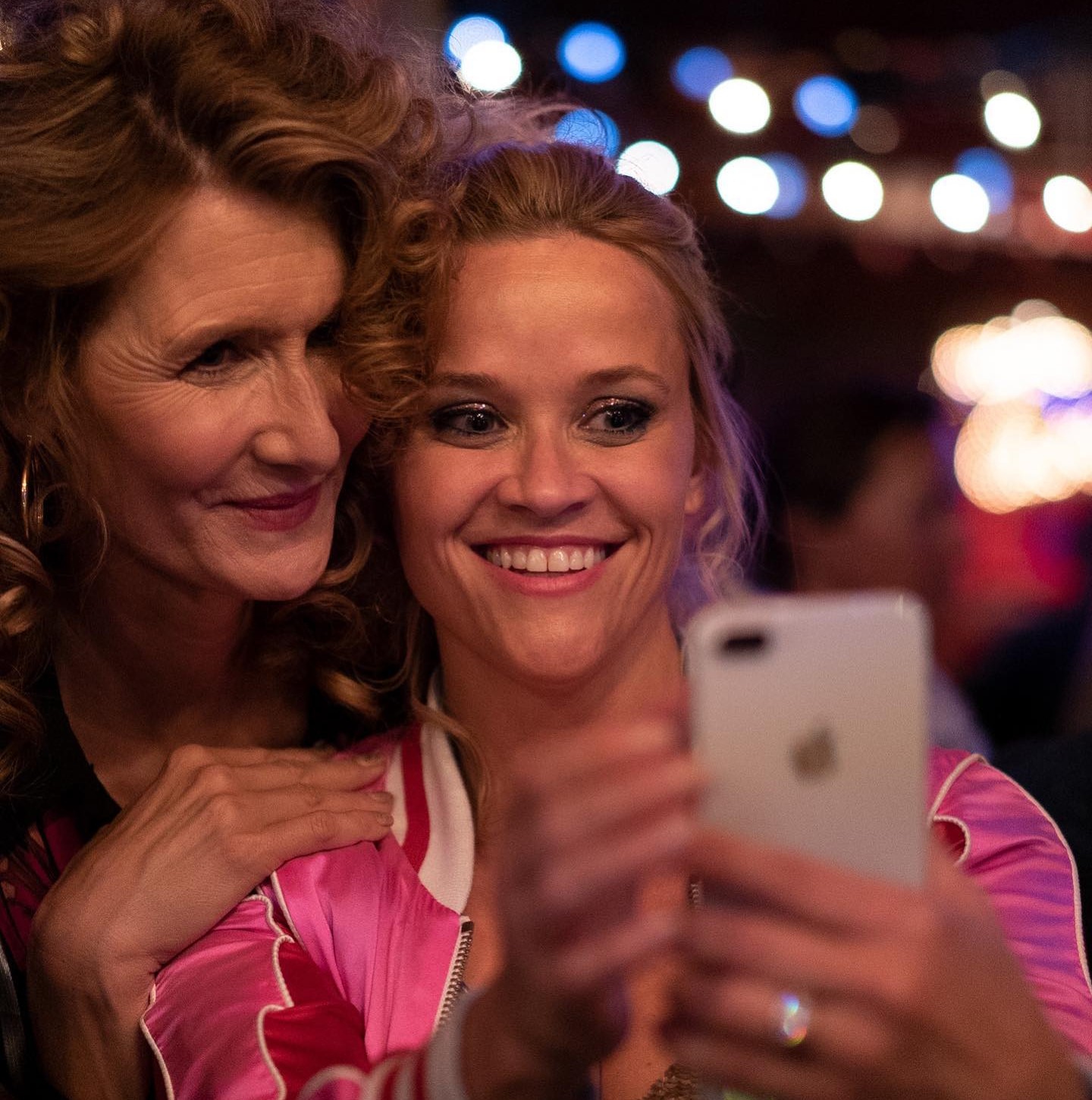 Reese Witherspoon Laura Dern selfie