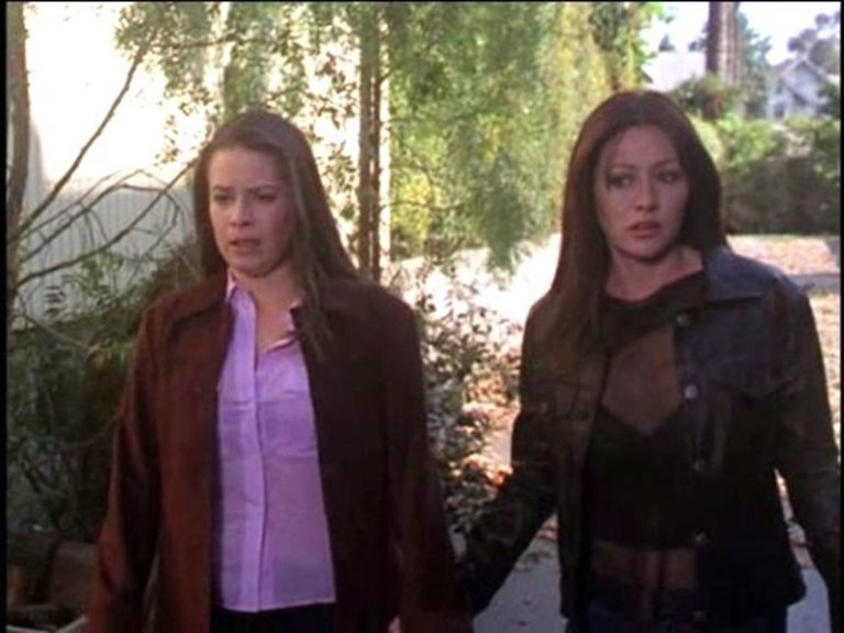 Πλάνο από τις Μάγισσες με τη Holly Marie Combs και τη Shannen Doherty
