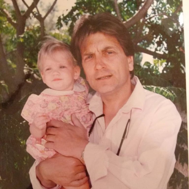 Παιδική φωτογραφία της Δανάης Μιχαλάκη