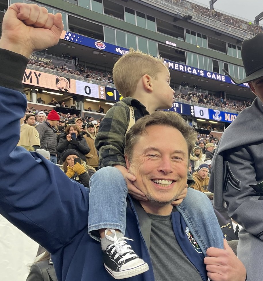 O Elon Musk με τον τρίχρονο γιο του Χ