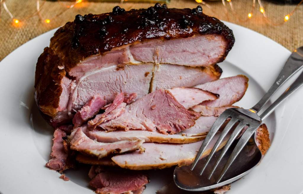 Ham στον φούρνο με γλάσο κομμένο