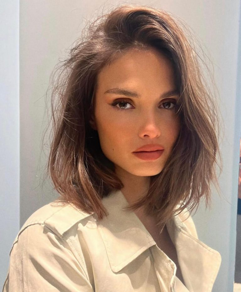 Καρέ κούρεμα σε καστανόξανθα μαλλιά