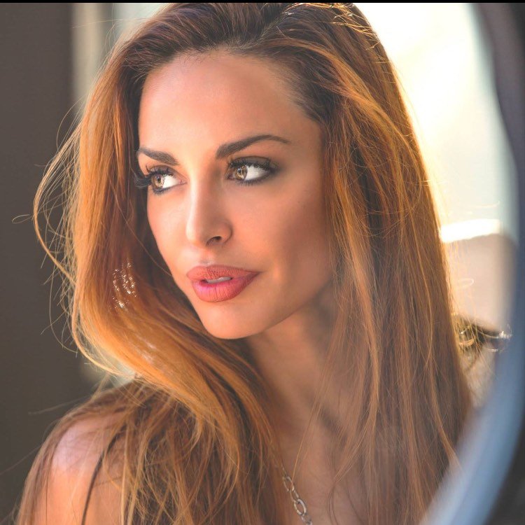 Πέθανε το μοντέλο Λιάνα Εύα Αμούτζα