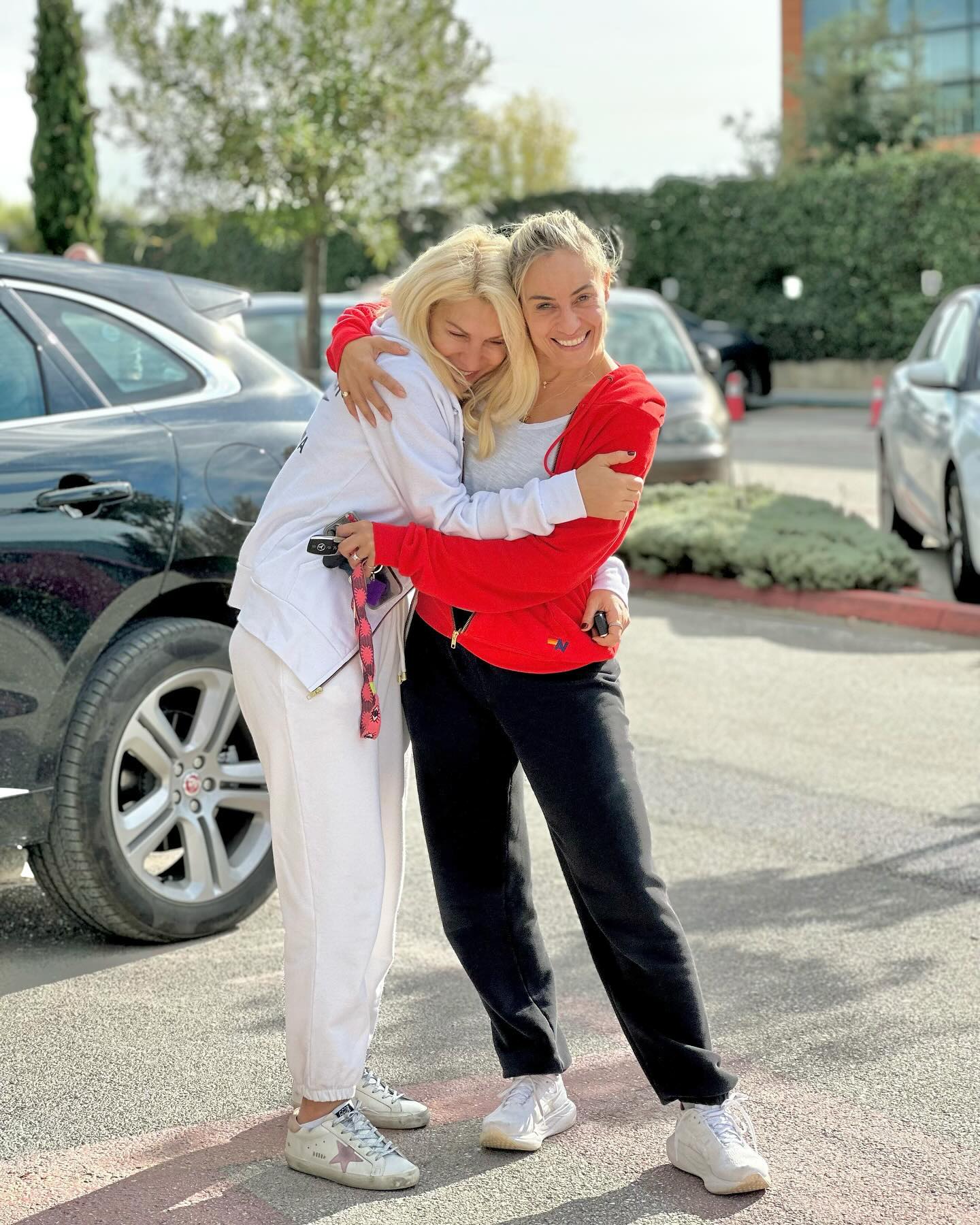 Ελένη Μενεγάκη και Ελεονώρα Μελέτη πόζαραν με φόρμες