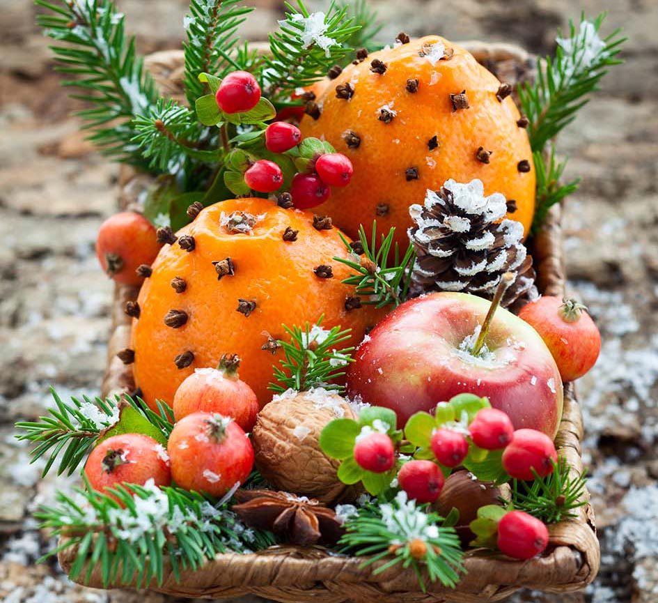 πορτοκάλια και άλλα φρούτα για χριστουγεννιάτικη διακόσμηση