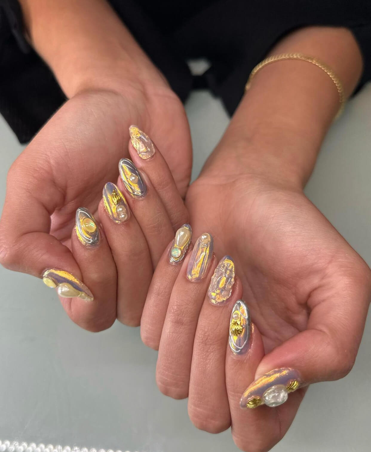 Νύχια με την τεχνική oyster