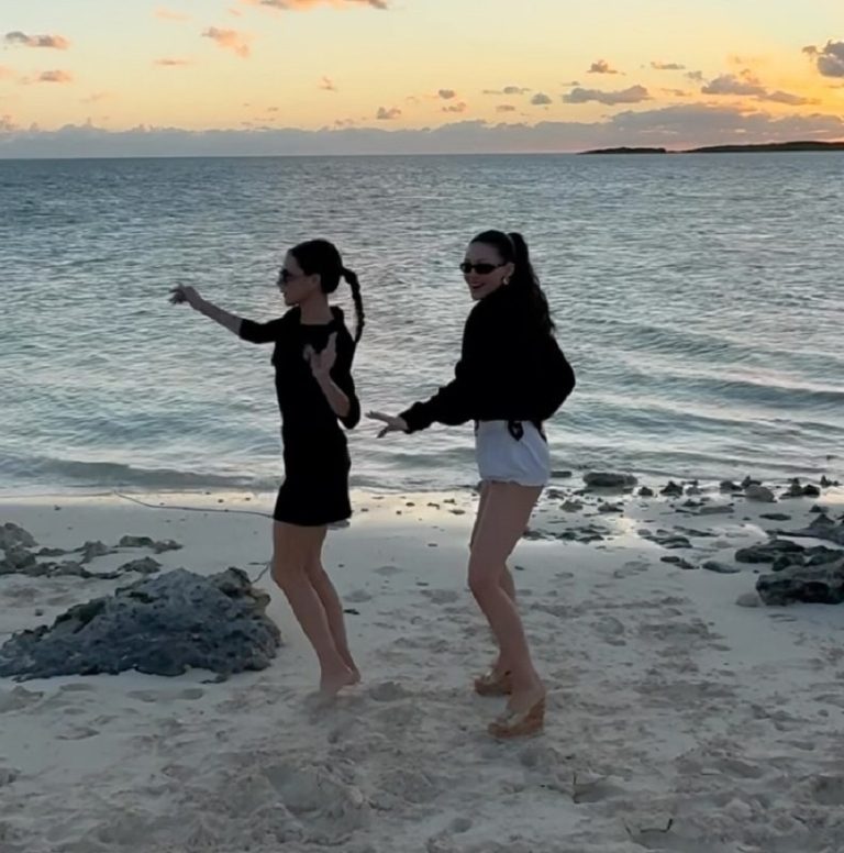 H Victoria Beckham με τη νύφη της, Nicola Peltz