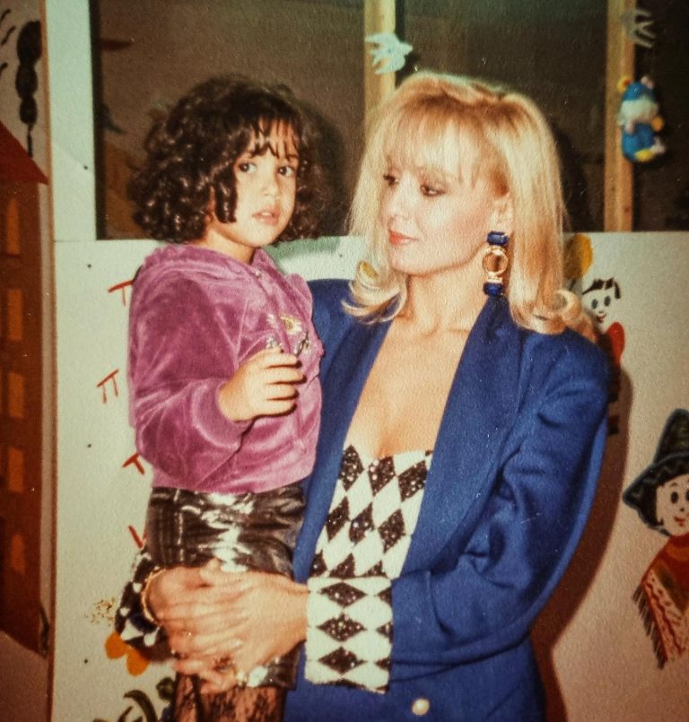 Η ηθοποιός Ευεγνία Σαμαρά σε παιδική ηλικία