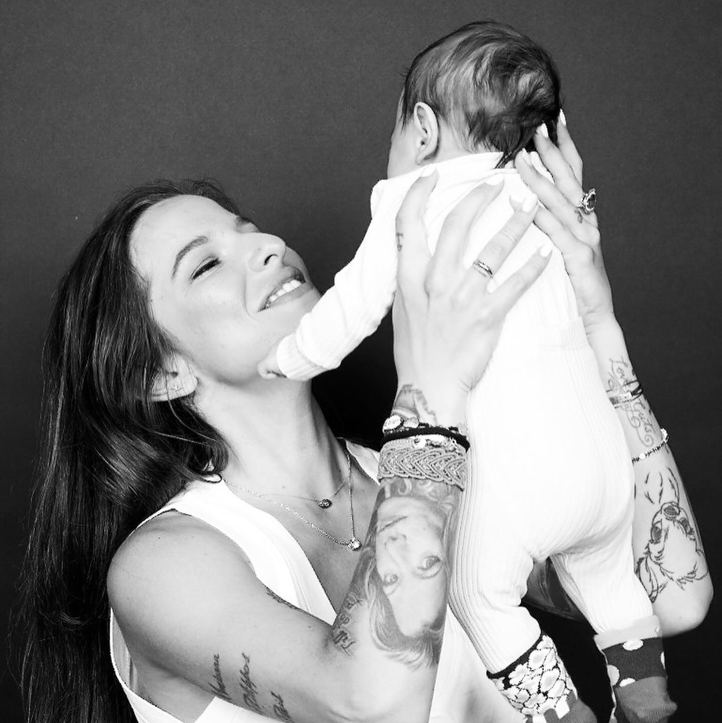 Η Εριέττα Κούρκουλου με τον γιο της