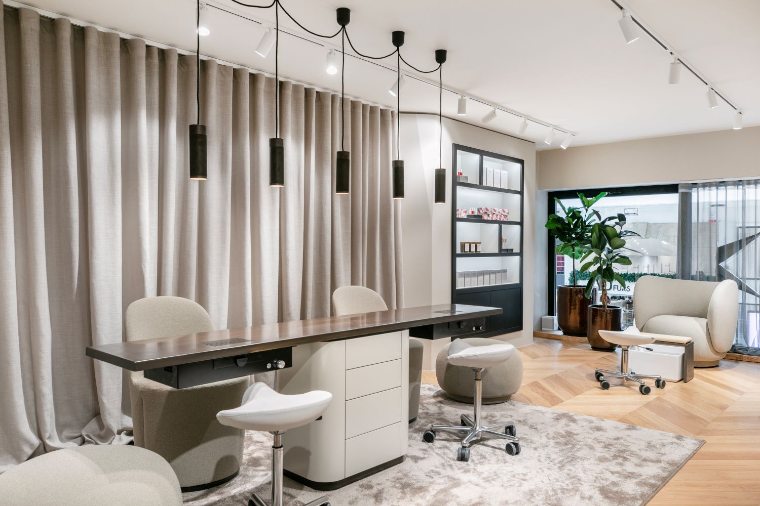 Εσωτερικό μαγαζιού στη Γλυφάδα για προϊόντα Alûstre