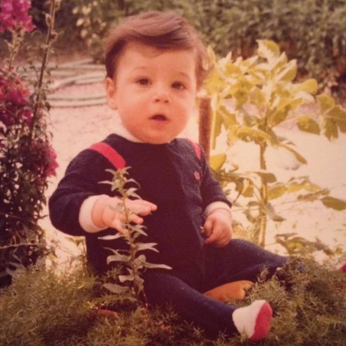 Ο Λάμπρος Κωνσταντάρας σε παιδική φωτογραφία