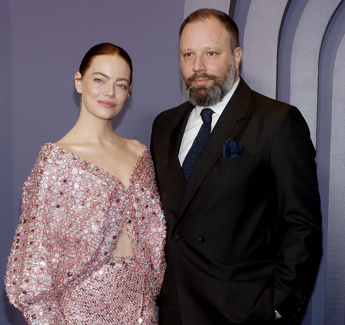 H Emma Stone και ο Yorgos Lanthimos στα 14α Ετήσια Governors Awards στο Ray Dolby Ballroom στις 9 Ιανουαρίου 2024 στο Ηollywood.