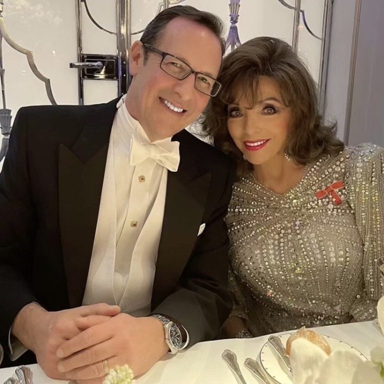 H Joan Collins με τον σύζυγό της