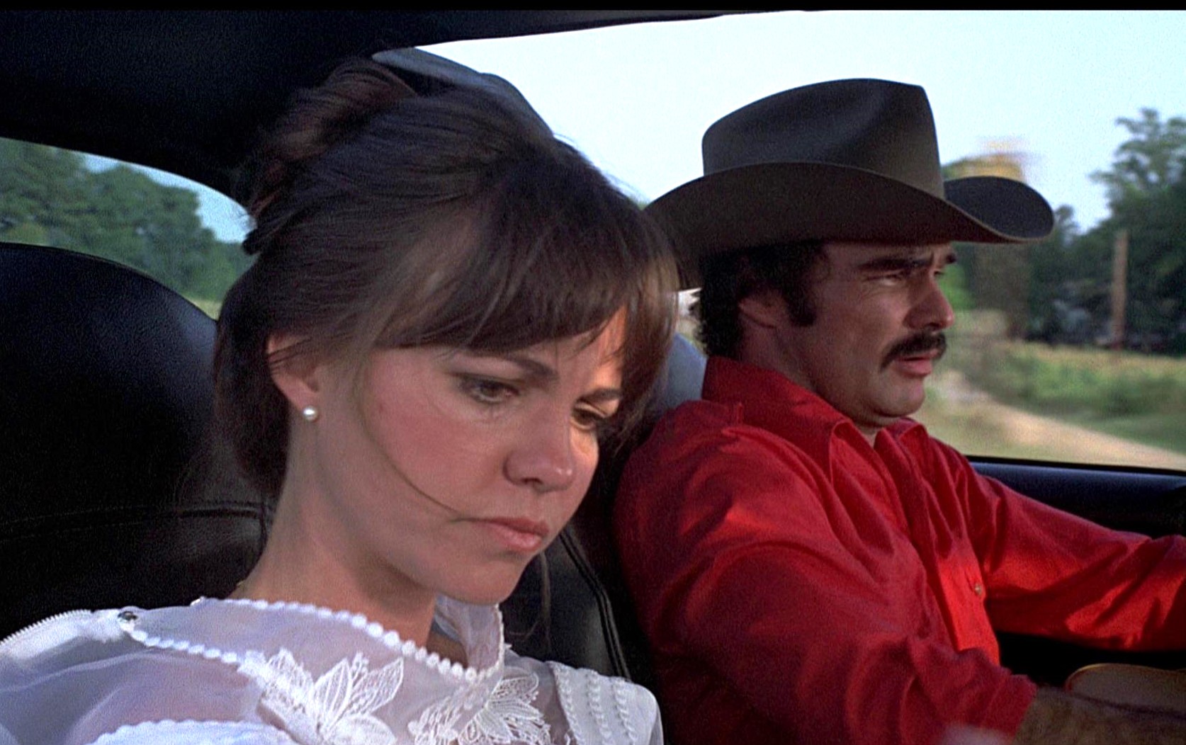 H Sally Field και ο Burt Reynolds στην ταινία "Ο ατσίδας και το λαγωνικό" (1977)