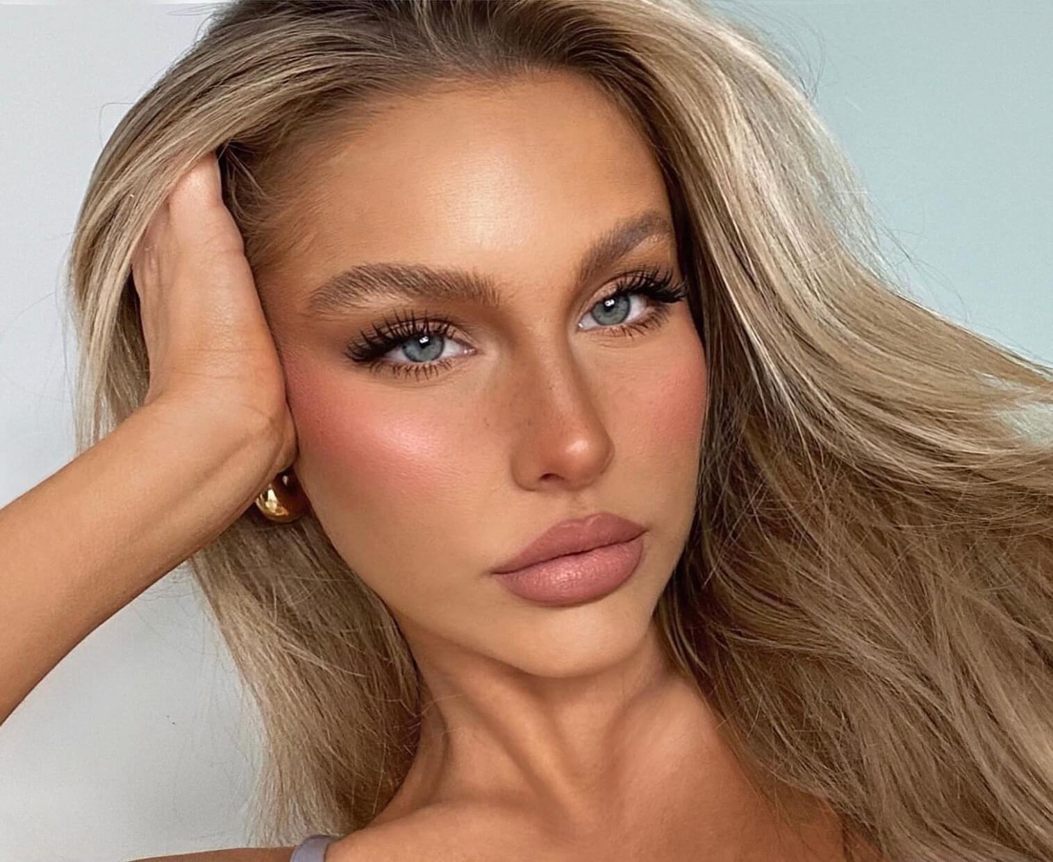 Nude μακιγιάζ με φυσικές φακίδες