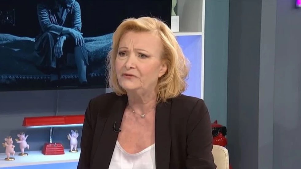 Νέλλη Γκίνη