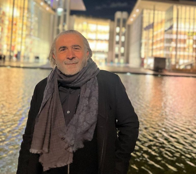 Ο Λάκης Λαζόπουλος