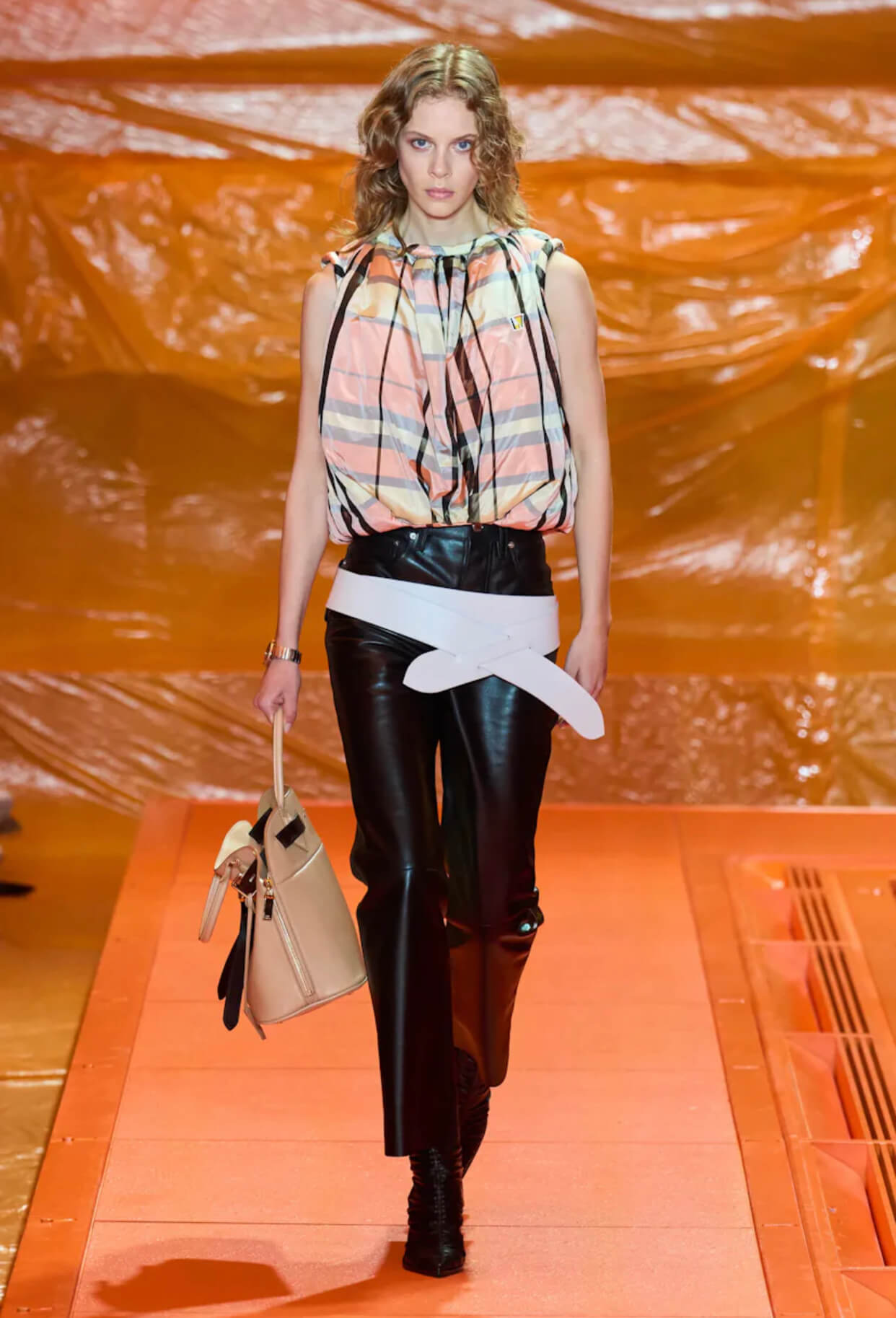 Πασαρέλα του οίκου Louis Vuitton