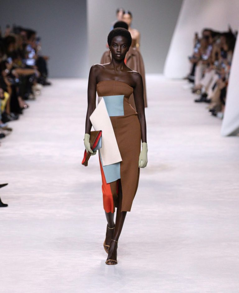 Πασαρέλα του οίκου Fendi