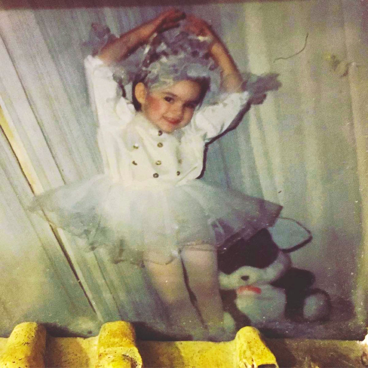 Η Βίκυ Κάβουρα σε παιδική ηλικία