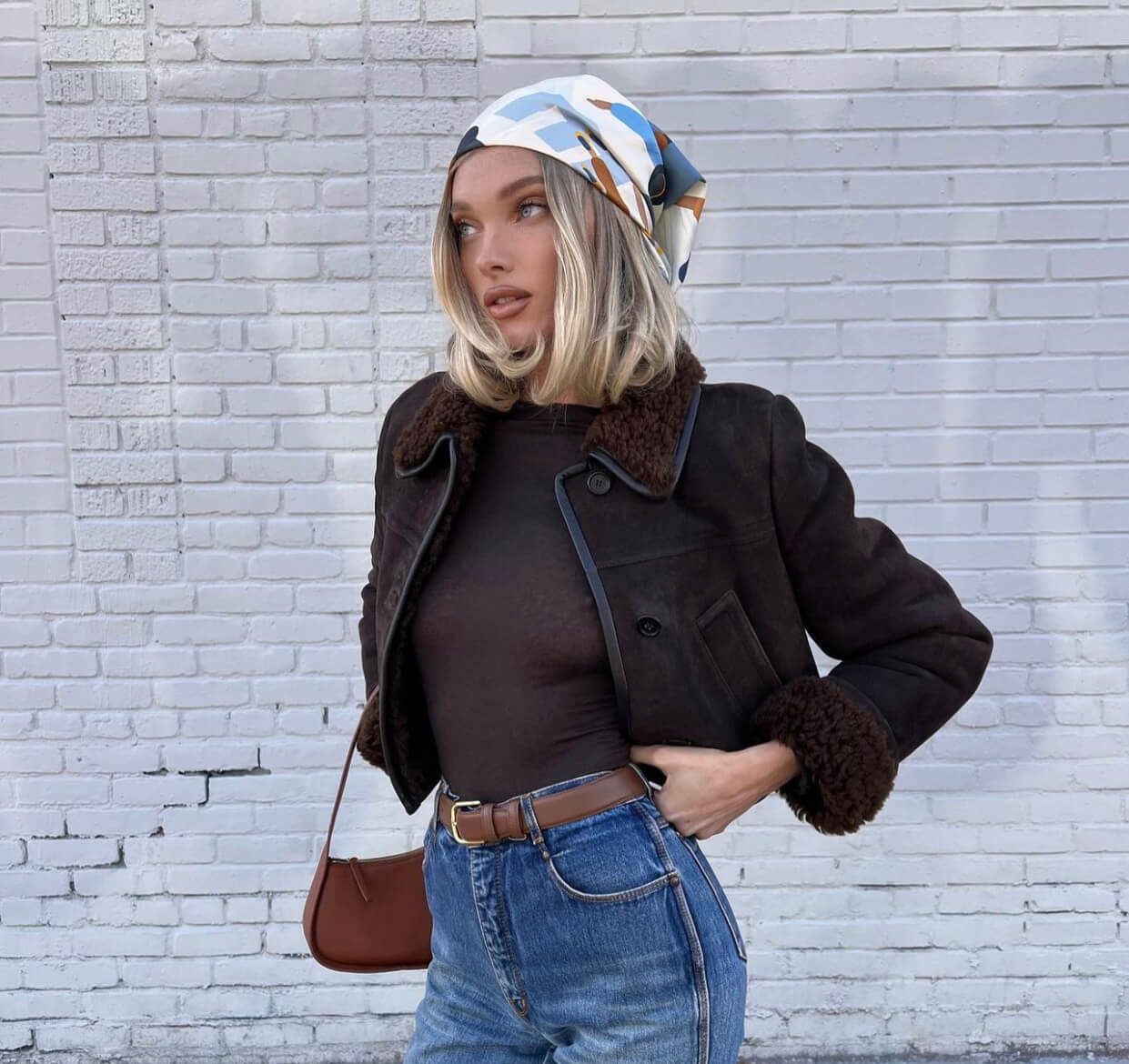 Casual look με τζιν και μπαντάνα