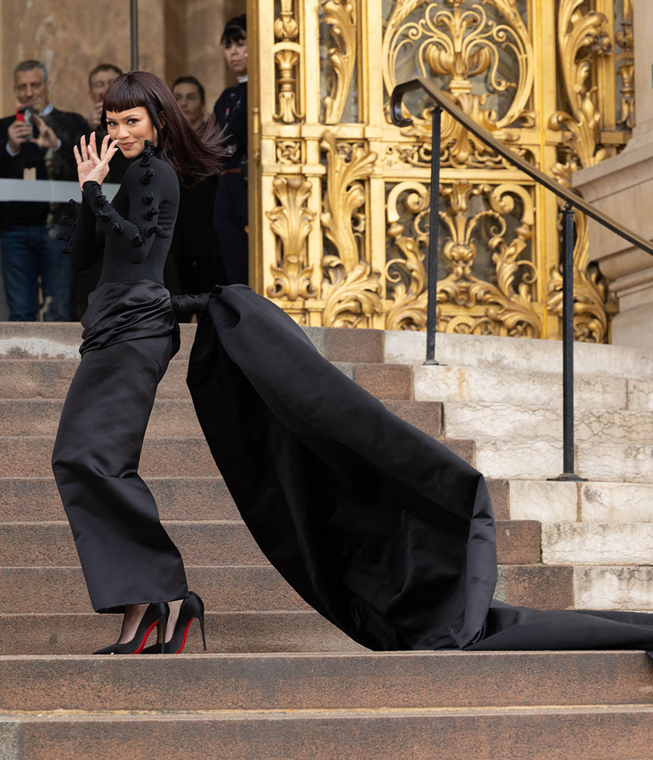 H Zendaya παρευρέθηκε στο show Schiaparelli Haute Couture για την Άνοιξη/Καλοκαίρι 2024 show στην εβδομάδα Μόδας στο Παρίσι, στις 22 Ιανουαρίου 2024.