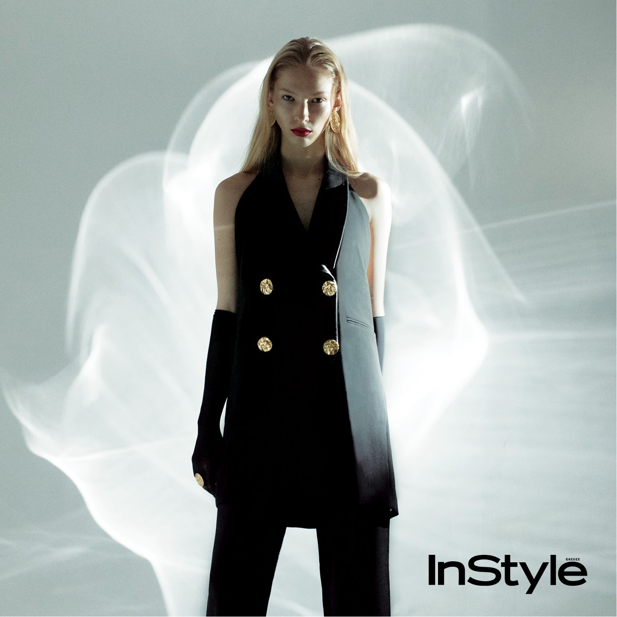 μοντέλο με κοστούμι