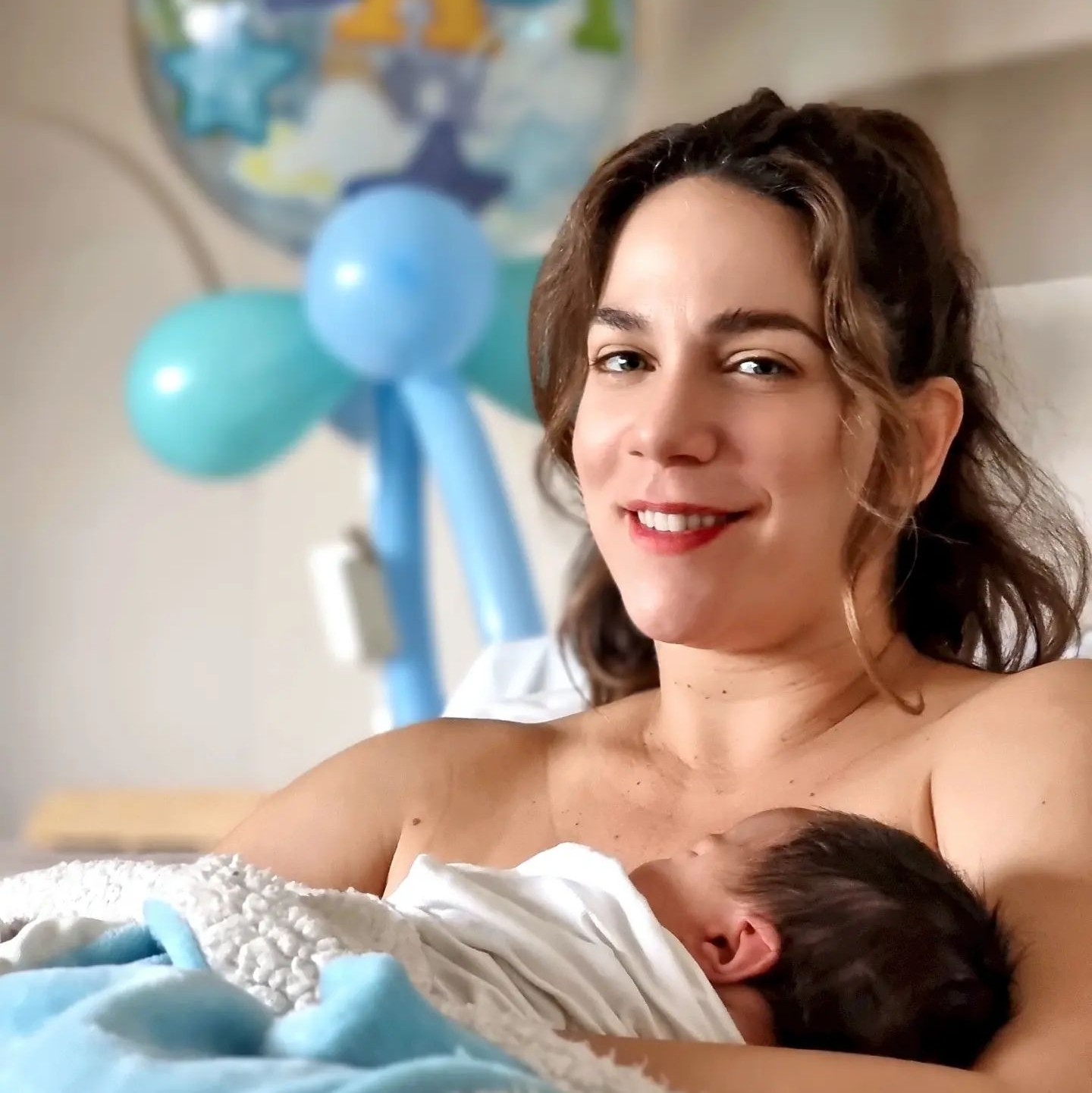 Η Κατερίνα Στικούδη με το μωρό της