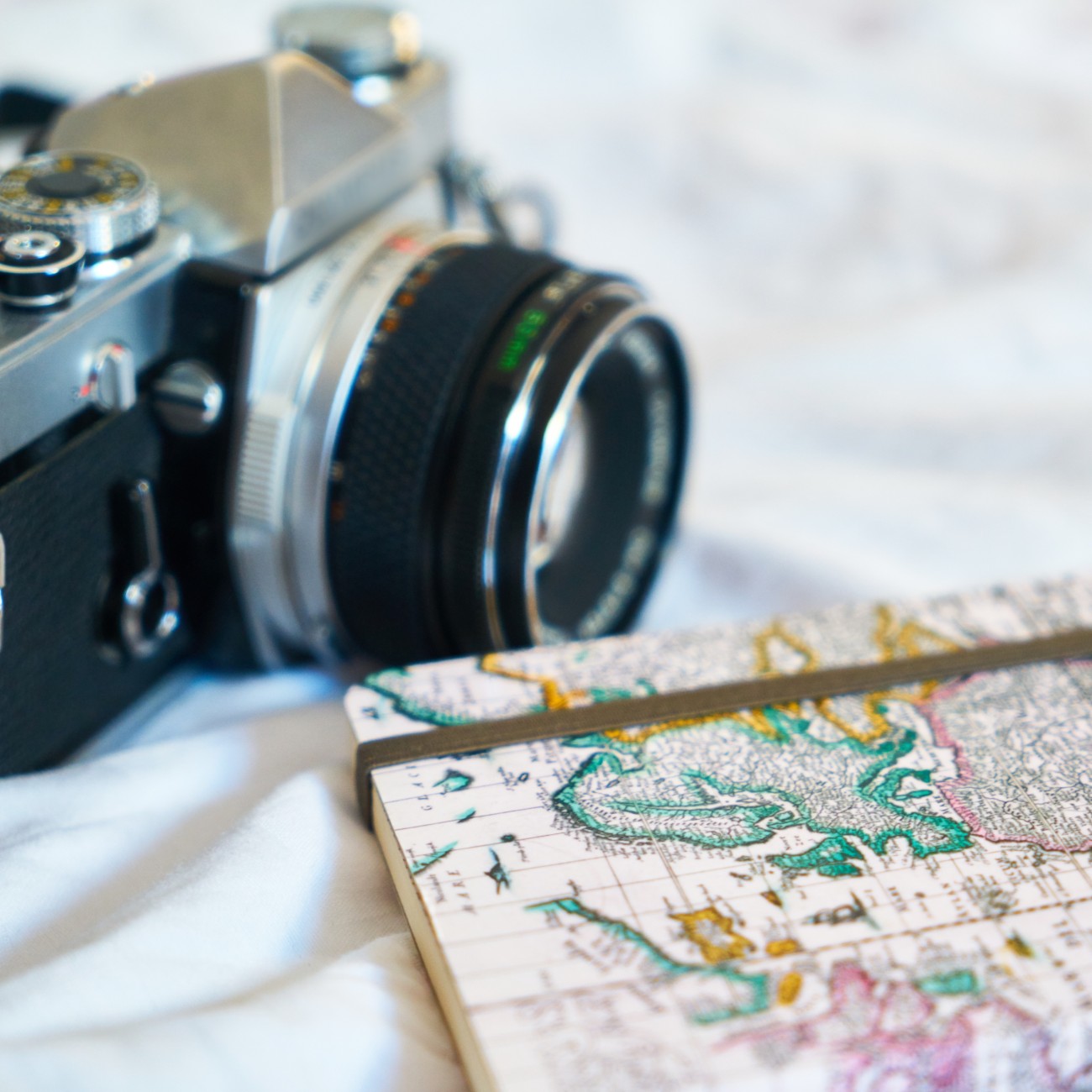 Φωτογραφική μηχανή και χάρτης