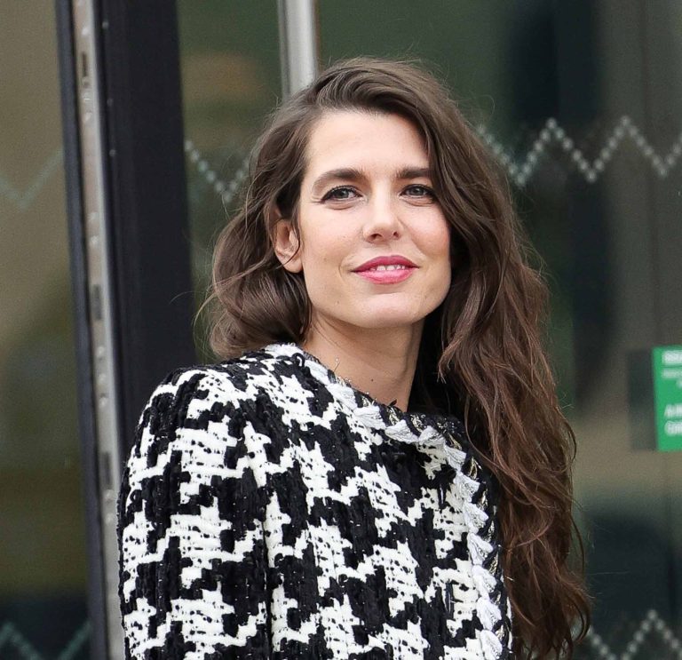 H Charlotte Casiraghi παρευρέθηκε στο show Υψηλής Ραπτικής του οίκου Chanel Haute για την Άνοιξη/Καλοκαίρι 2024 στην εβδομάδα Μόδας στο Παρίσι στις 23 Ιανουαρίου 2024.