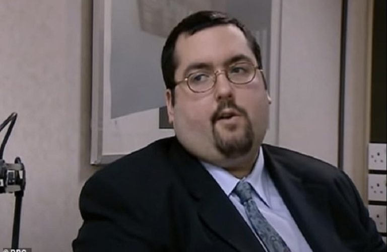 O Ewen MacIntosh σε σκηνή από τη σειρά The Office