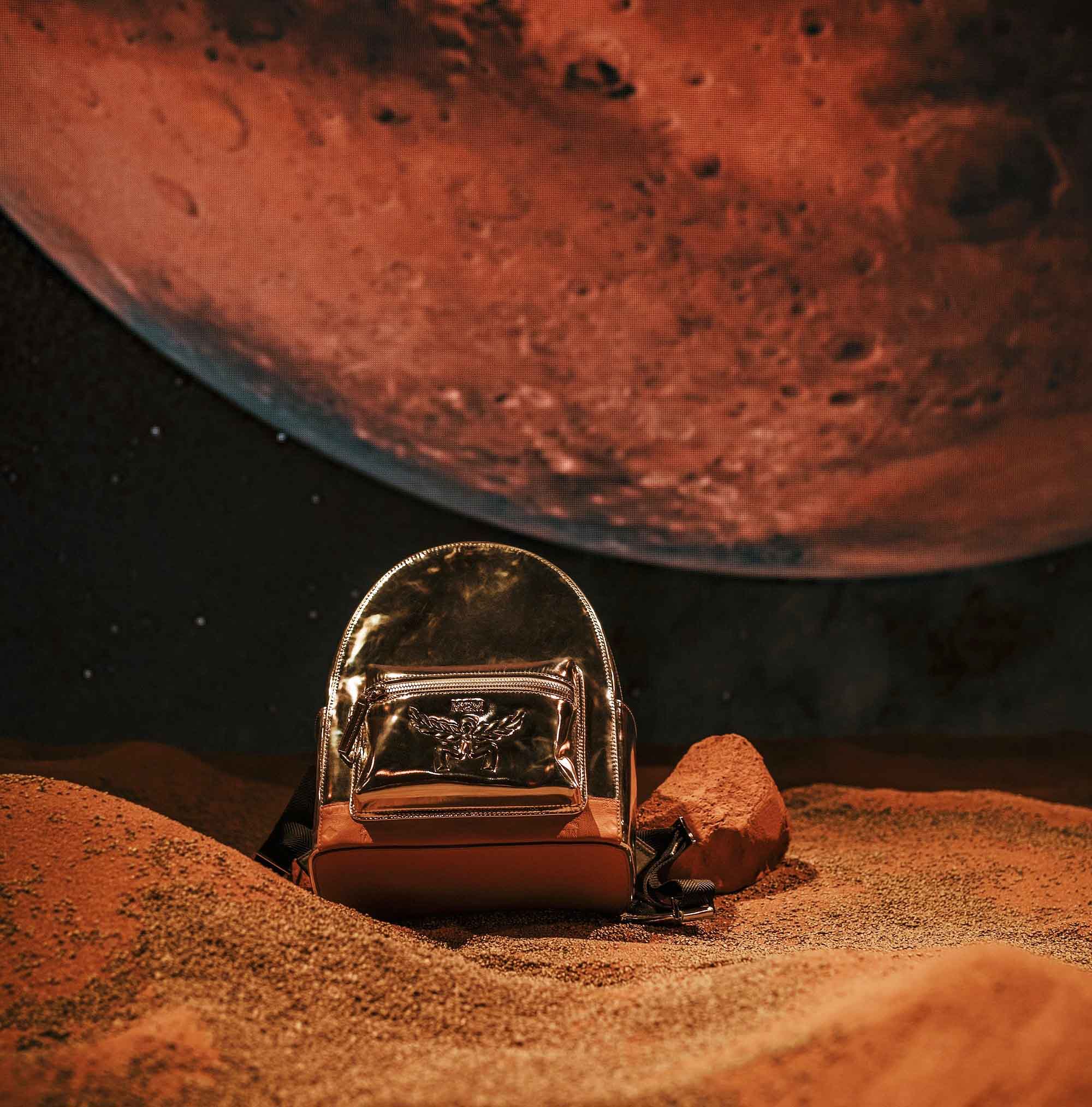 mcm τσάντα διάστημα