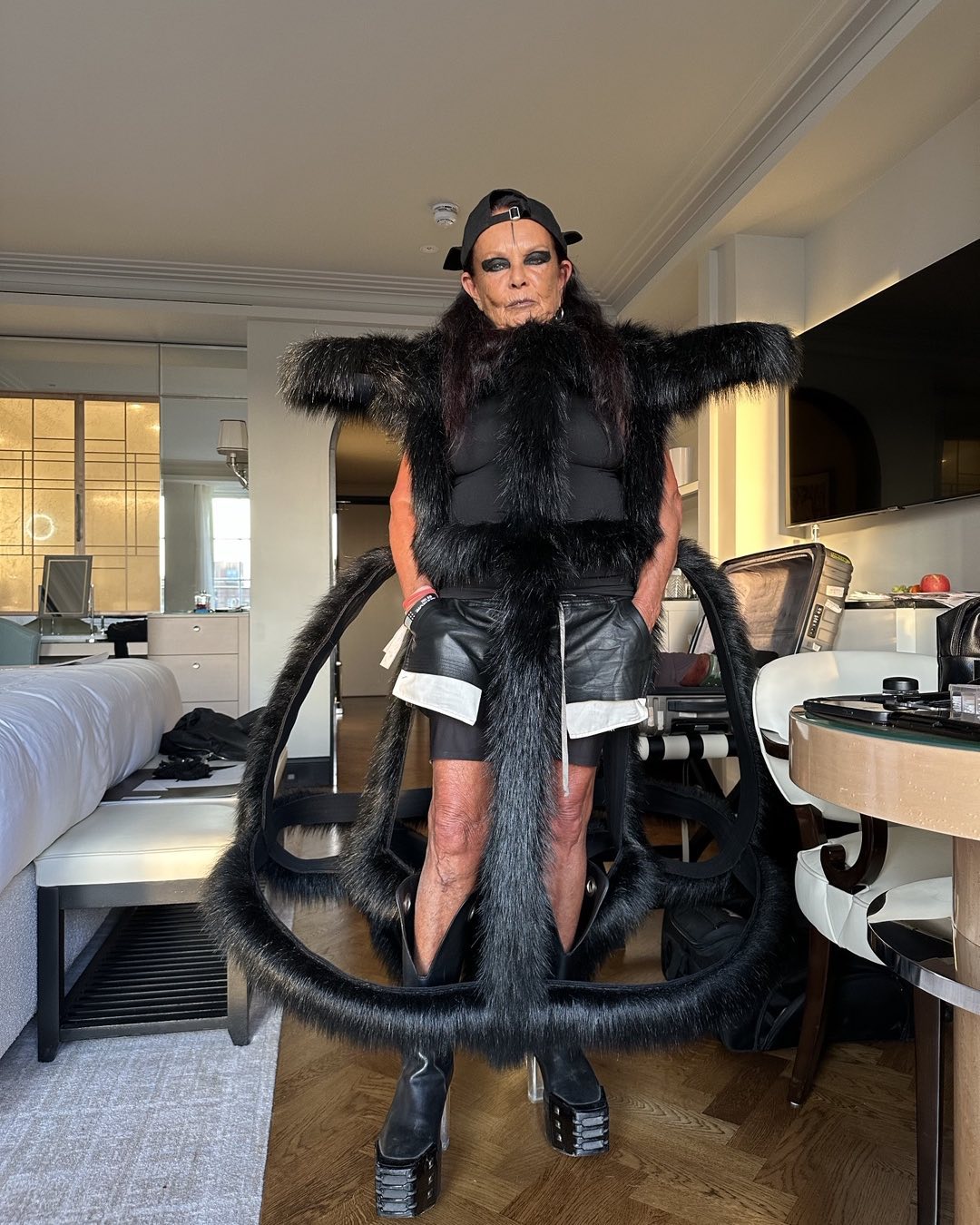 Η εκκεντρική μούσα της μόδας, Michele Lemy