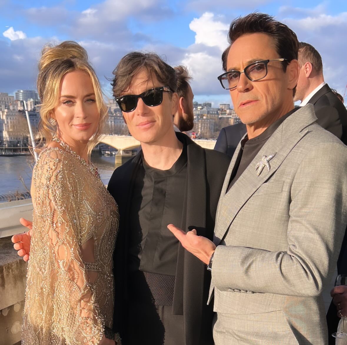 O Robert Downey Jr. με τους συμπρωταγωνιστές του στηνOppenheimer