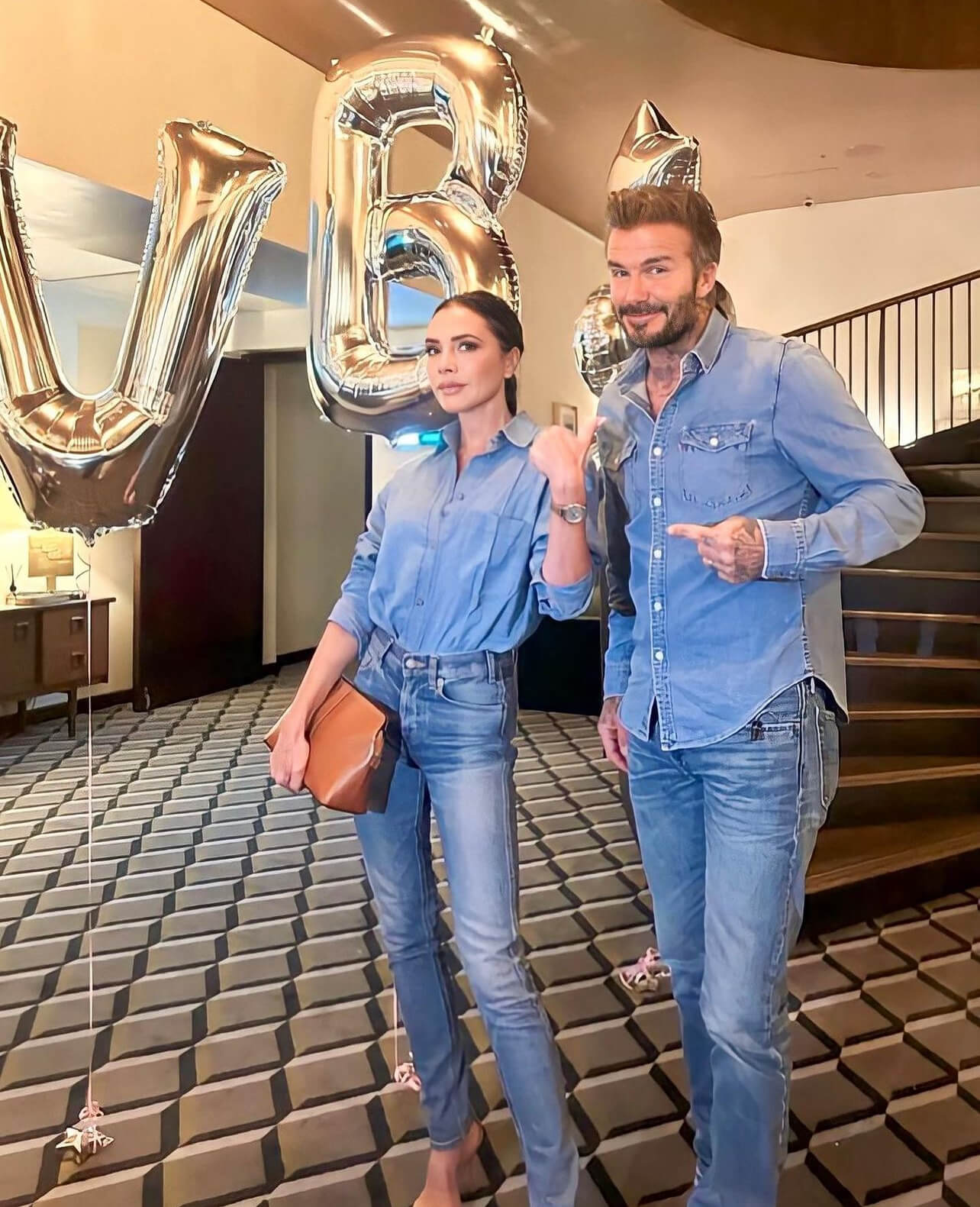 Η Victoria και ο David Beckham με total denim