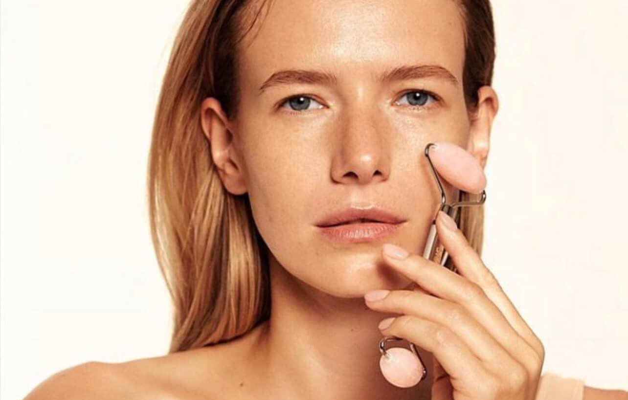 Ασκήσεις προσώπου με roller