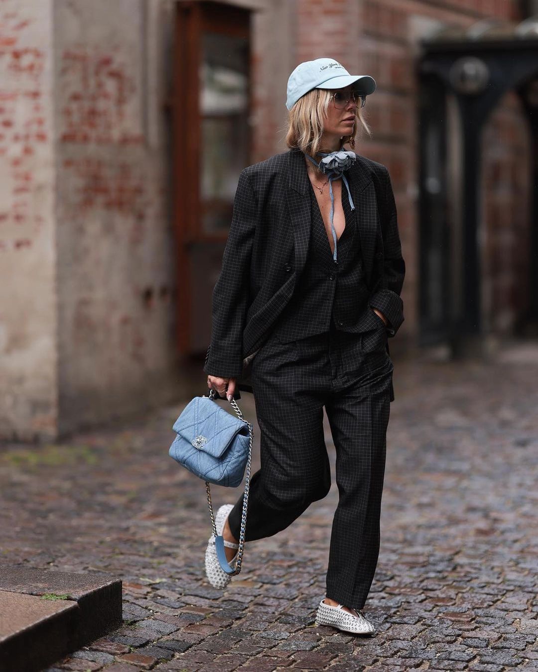 Η fashionista karin teigl με ρούχα Munthe