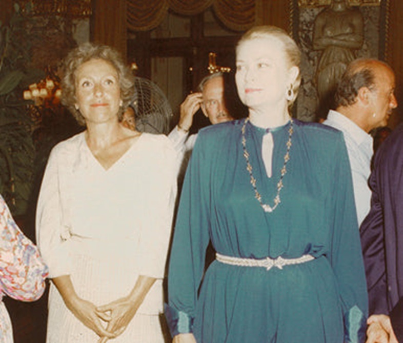 Η Marina Bulgari και η πριγκίπισσα Grace στο ξενοδοχείο Paris στο Μόντε Κάρλο το 1982