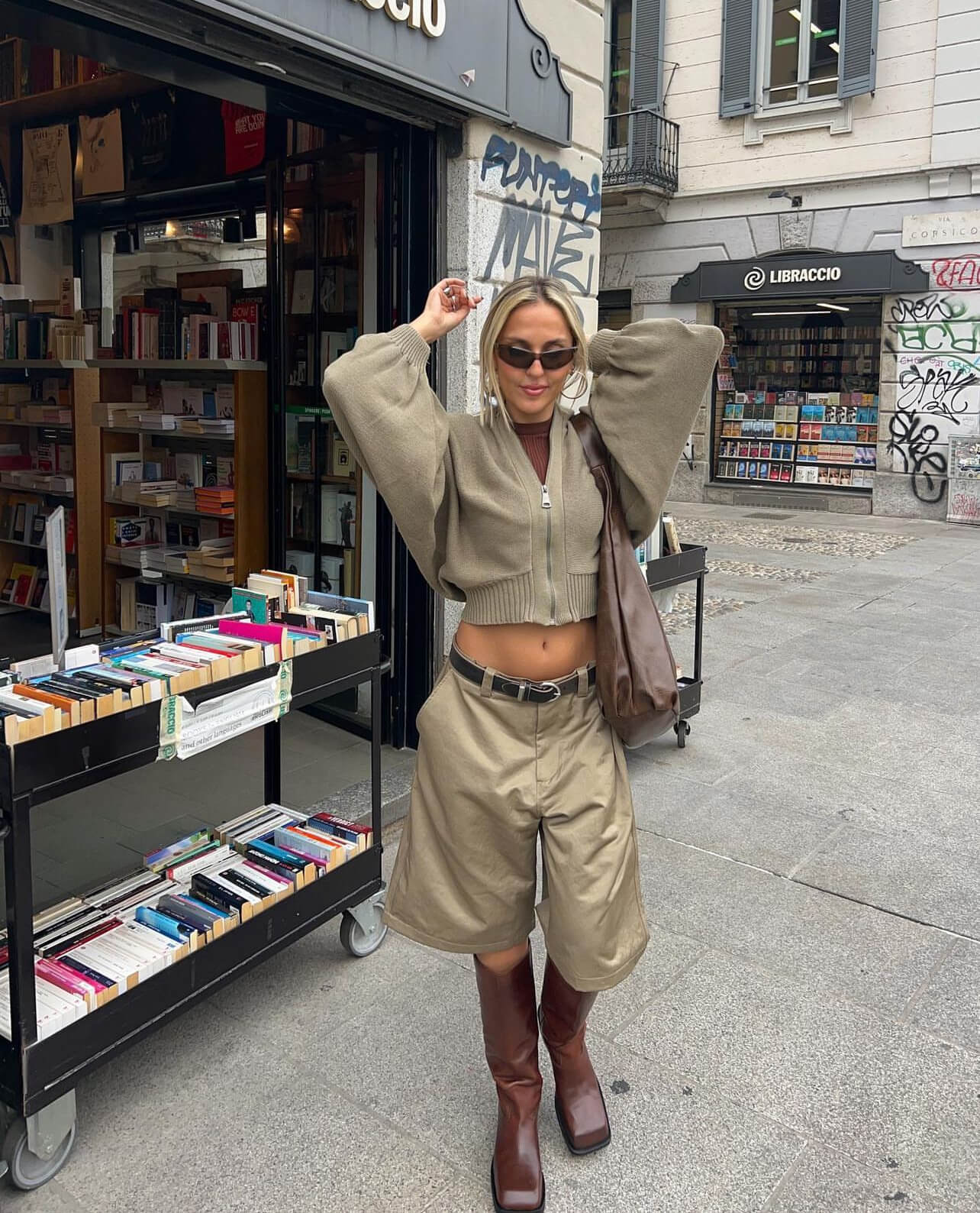 Χακί βερμούδα με χακί ζακέτα