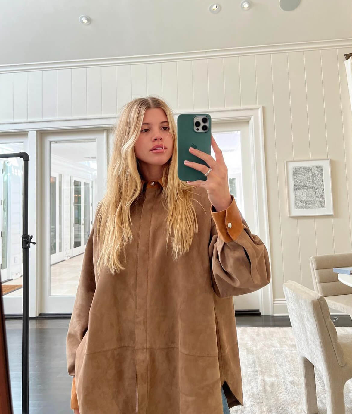 Η Sofia Richie με σουέτ τζάκετ