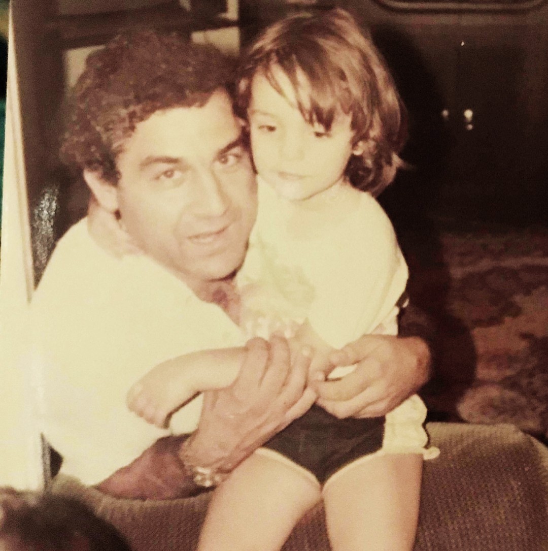 Η Γιούλικα Σκαφδά με τον μπαμπά της σε μικρή ηλικία