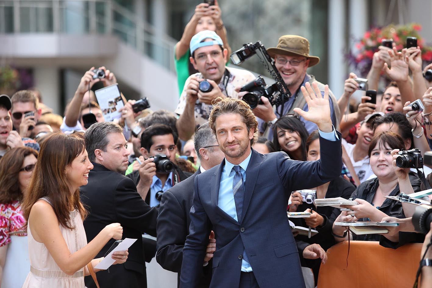 O Gerard Butler arrives στην πρεμιέρα της ταινίας "Machine Gun Preacher" κατά τη διάρκεια του Κινηματογραφικού Φεστιβάλ του Toronto το 2011.