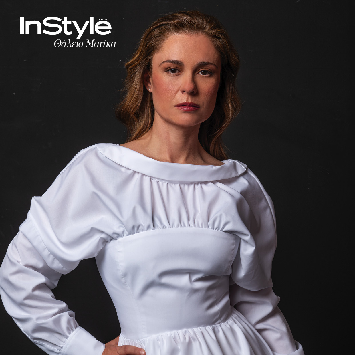 θάλεια ματίκα με λευκό φόρεμα