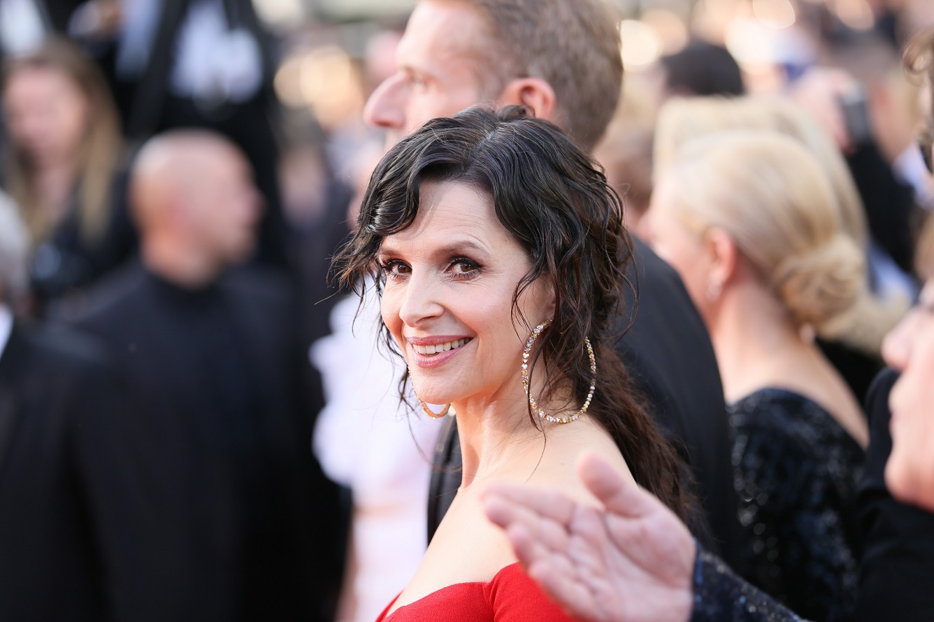 Η Juliette Binoche παρακολουθεί την προβολή του "The Killing Of A Sacred Deer" κατά τη διάρκεια του 70ου Φεστιβάλ Κινηματογράφου των Καννών στο Palais des Festivals στις 22 Μαΐου 2017