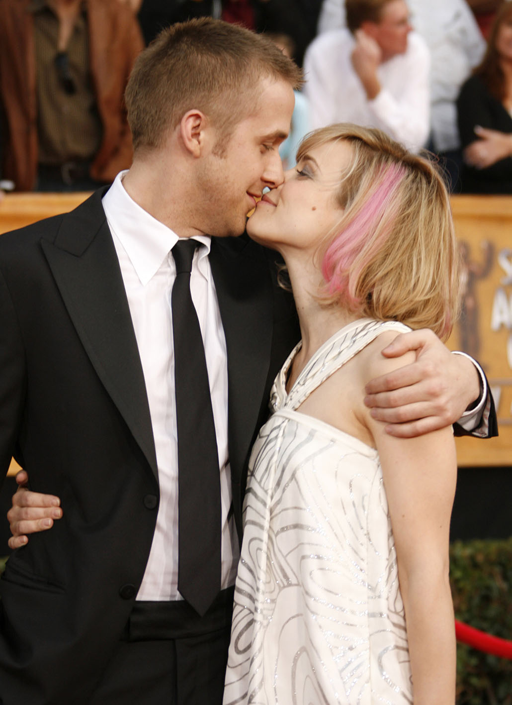Oι Ryan Gosling και Rachel McAdams φιλιούνται.