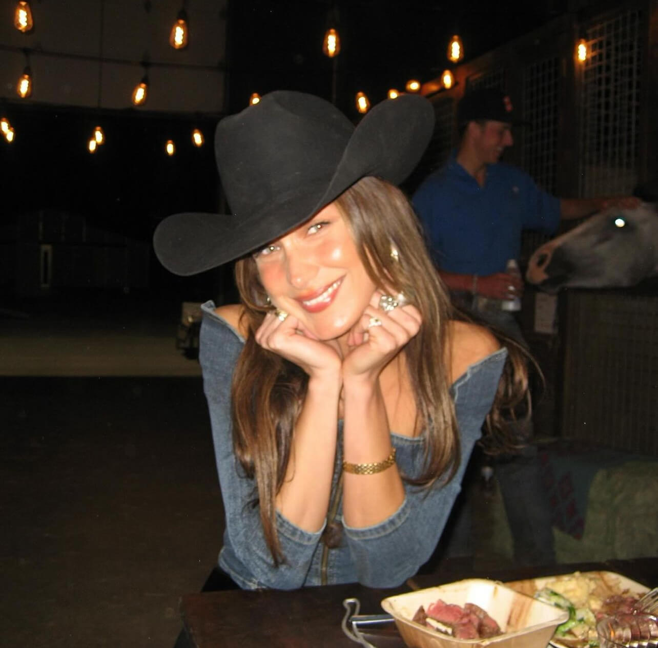 Η Bella Hadid με καουμπόικο στιλ