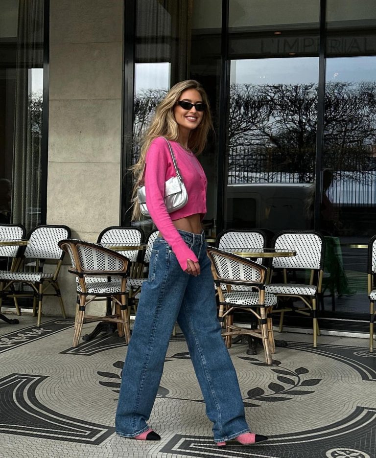 Look με τζιν παντελόνι και πλεκτή ζακέτα