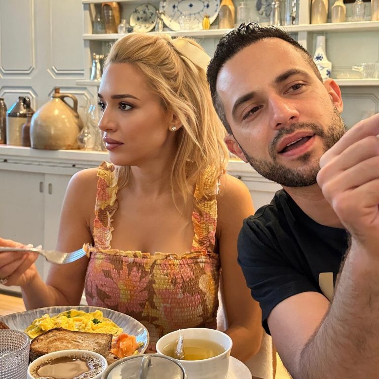 Η καλομοίρα με τον σύζυγό της