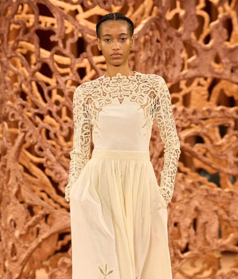 Πασαρέλα του brand Ullah Johnson